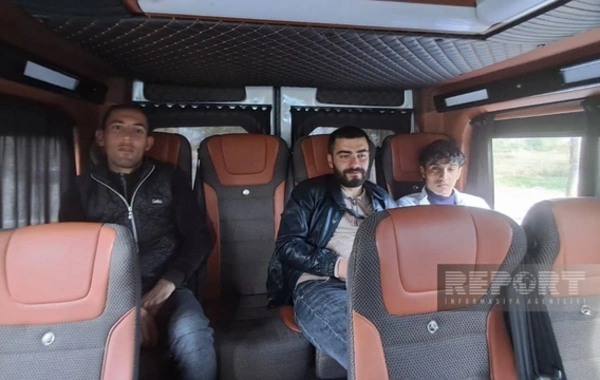 Ağdərənin Həsənriz kəndinə növbəti köç karvanı çatıb Ağdərənin Həsənriz kəndinə növbəti köç karvanı çatıb