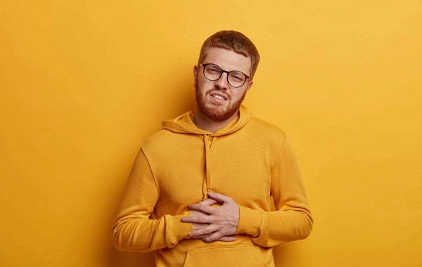 Назван простой способ снизить риск изжоги после еды