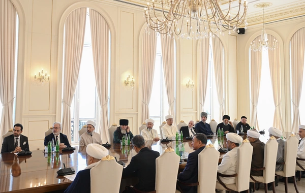 İlham Əliyev Bakıda keçirilən beynəlxalq konfransların iştirakçılarını qəbul edib