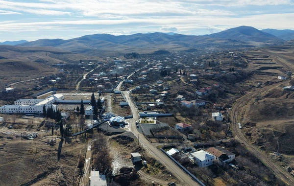 Президент Ильхам Алиев ознакомился с работами, проделанными в селе Ашагы Оратаг Агдеринского района