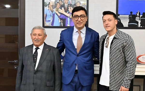 Almaniya millisinin sabiq futbolçusu Mesut Özil Bakıya gəlib