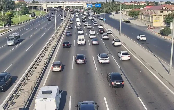 Bakının bəzi yollarında nəqliyyatın sıxlığı yaranıb