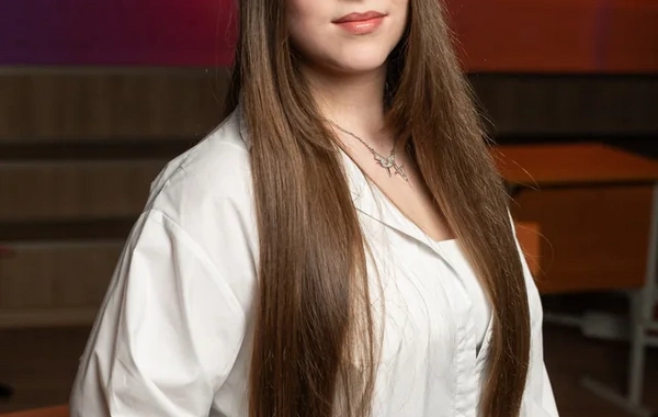 45 yaşlı aktrisa 15 yaşlı qızı ilə qəzada öldü