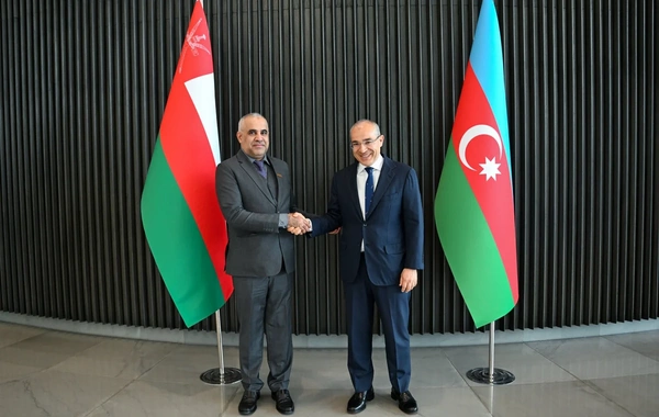 Azərbaycan Omanla iqtisadi münasibətləri müzakirə edib