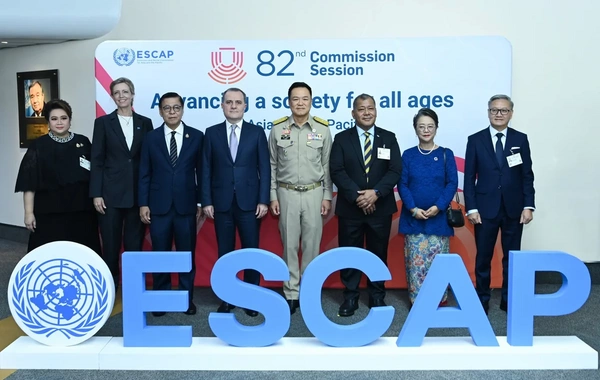 Глава МИД Азербайджана встретился с премьер-министром Таиланда