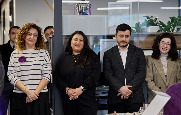 "Qızlara ağ yaraşır" layihəsinin iştirakçıları Azercell-in qonağı oldular