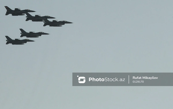 Bakıdakı hərbi paraddan maraqlı FOTOLAR