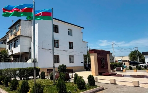 Suraxanıda 14 İyul küçəsi və parkda abadlıq işləri aparılıb