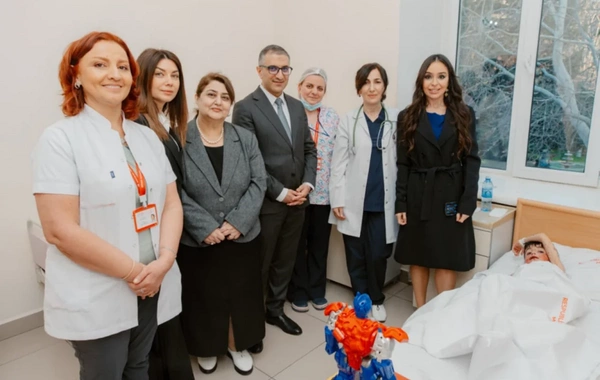 Leyla Əliyeva Bakıda Uşaq Klinik Xəstəxanasını ziyarət edib