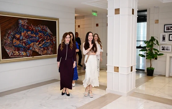 Leyla Əliyeva və Alyona Əliyeva Müstəqillik Gününə həsr olunmuş konserti izləyiblər