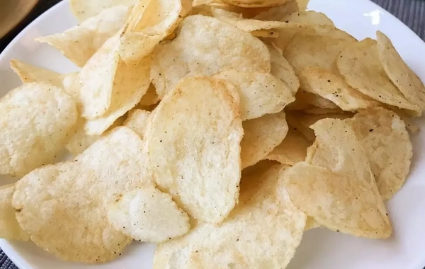 İki məşhur çips satışdan yığışdırıldı: Qətiyyən istifadə etməyin xəbərdarlığı