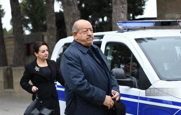 Dövlət rəsmiləri Hərbi Memorial Məzarlığı ziyarət ediblər