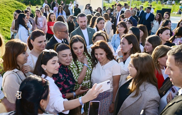 Leyla Əliyeva və Alona Əliyeva Xeyirxahlıq Festivalında iştirak ediblər