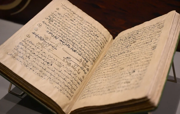 Leyla Əliyeva Səmərqənddə "Uşağın gözü ilə dünya" sərgisi və İmam əl-Buxari memorial kompleksi ilə tanış olub
