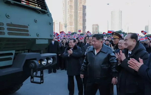 Kim Çen In "Dünyanın ən güclü silahı" adlandırdığı yeni raket sistemini təqdim etdi