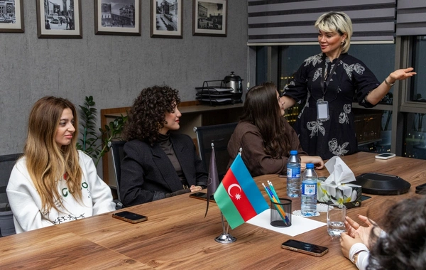 Baku TV-nin "Rəqəmsal Media Məktəbi"ndə doqquzuncu qrup məzunlarına sertifikatlar təqdim olunub