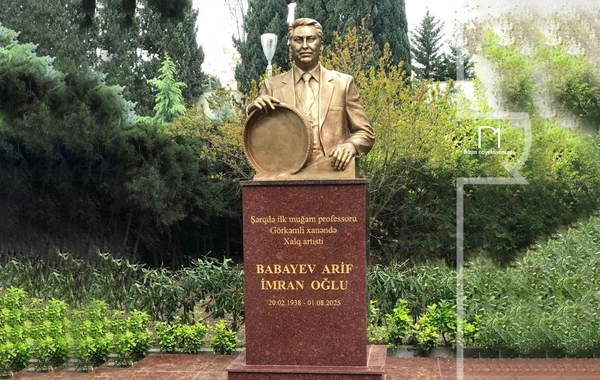 Arif Babayevin qəbirüstü abidəsi ucaldılıb