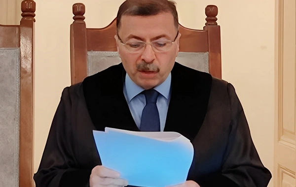 Azad Məcidov DSMF-ni məhkəməyə verdi - Hakim pensiyası təyin olunmasını tələb edir