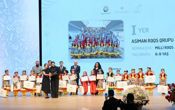 Leyla Əliyeva və Alyona Əliyeva  mükafatlandırma mərasimində iştirak ediblər