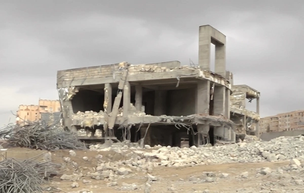 Yeni Günəşli sakinləri çıxılmaz durumda: Buranın tozu evlərə də vurur