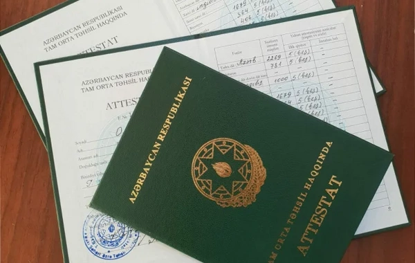Bakıdakı məktəbdə şagirdlərdən attestat üçün 20 manat yığılır? - İDDİA