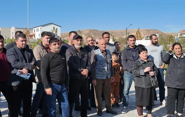 Növbəti köç karvanı Cəbrayılın Horovlu kəndinə çatıb, açarlar təqdim olunub