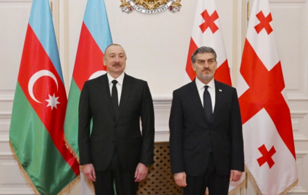 İlham Əliyevin Gürcüstanın Prezidenti ilə təkbətək görüşü olub