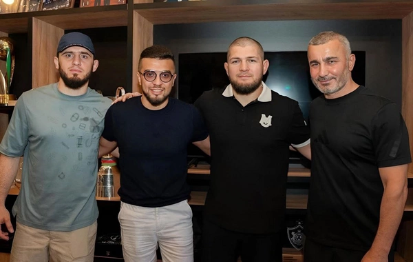 Həbib Nurməhəmmədovla İslam Maxaçev Bakıya gəliblər