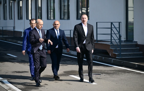 İlham Əliyev Lənkəran Dövlət Peşə Təhsil Mərkəzinin açılışında iştirak edib