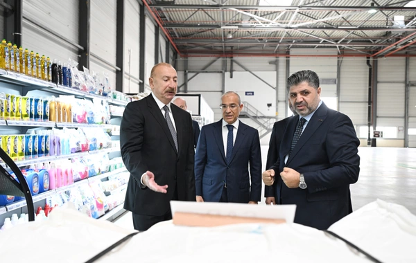 Prezident İlham Əliyev Qaradağ rayonunda kağız və gigiyenik məhsulların istehsalı müəssisəsinin açılışında iştirak edib