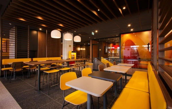 Xırdalanda ilk "McDonald's" restoranının açılışı olub Xırdalanda ilk "McDonald's" restoranının açılışı olub