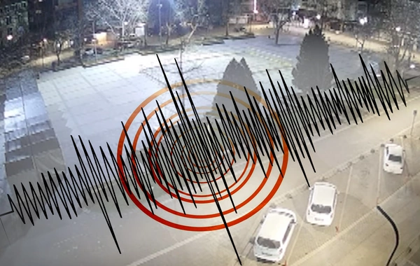 Türkiyədəki 5.5 bal gücündəki ZƏLZƏLƏDƏN GÖRÜNTÜLƏR - İnsanlar küçələrə axın etdi