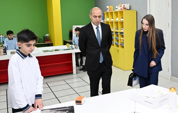 Лейла Алиева и Алена Алиева побывали в центре STEAM и полной средней школе номер 37 в Гяндже