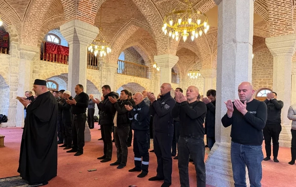 Şuşada bayram namazı qılınıb