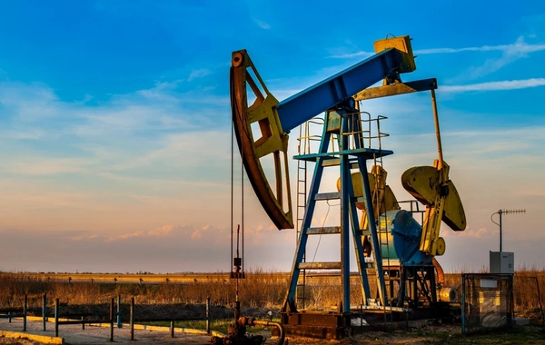 Azərbaycan apreldə OPEC+ kvotasından gündəlik 91 min barel geri qalıb
