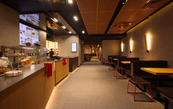 "McDonald"s Azərbaycan" "Nizami Mall"-da yeni restoran açıb