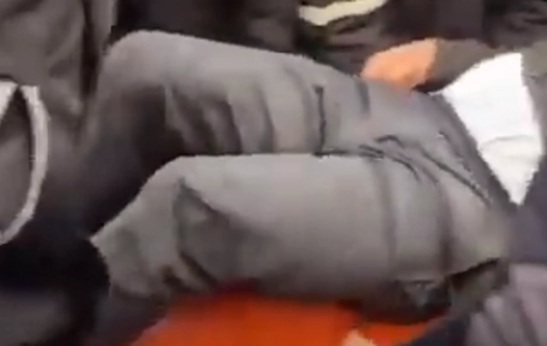 Mercedes və Ford toqquşdu - Sürücü maşından belə çıxarıldı