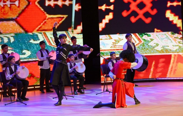 Leyla Əliyeva və Alyona Əliyeva  mükafatlandırma mərasimində iştirak ediblər