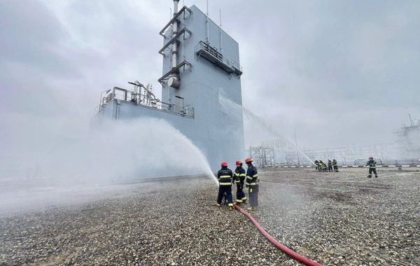 FHN zavodda təlim keçirdi