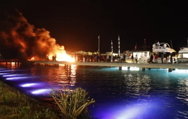 Muğlada yaxtalar yanıb