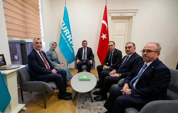 Cevdet Yılmaz Bakıda TÜRKPA Beynəlxalq Katibliyini ziyarət edib