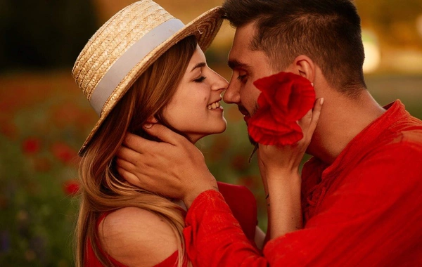 What hides behind the trendy word "lovebombing" and why it is dangerous