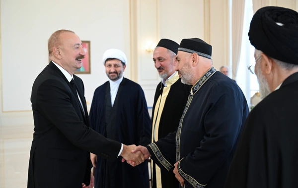 İlham Əliyev Bakıda keçirilən beynəlxalq konfransların iştirakçılarını qəbul edib