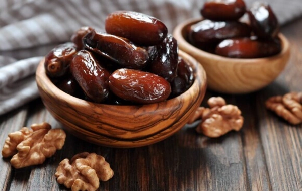Do you need to wash dates before eating them?
