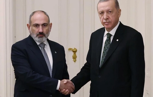 Ərdoğan Paşinyanı qəbul edib