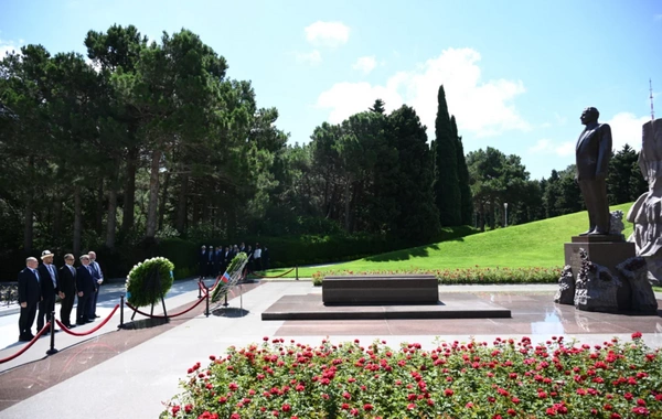 TDT ölkələrinin dini qurum rəhbərləri Fəxri xiyabanı və Zəfər parkını ziyarət ediblər