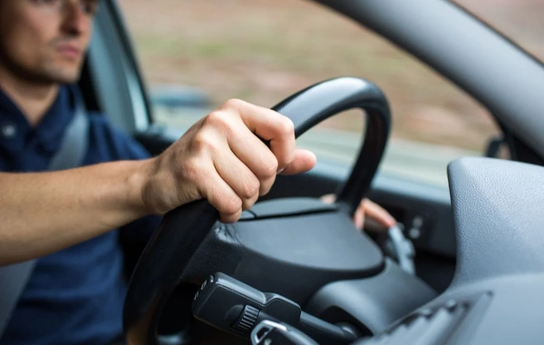 Sürücülərə qayda pozmağı təlimçilər öyrədirlər?