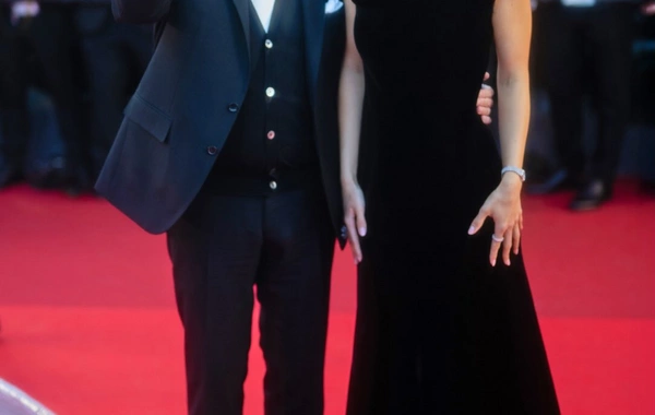 72 yaşlı Con Travolta illər sonra Kanna 26 yaşlı qızı ilə qatıldı