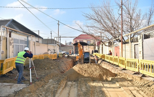 Bakıda 7 küçədə üzərində evlər tikilən su-kanalizasiya xətlərinin yeri dəyişdirilir