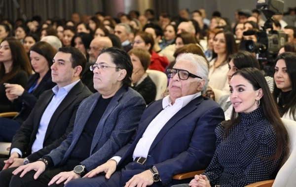 Leyla Əliyeva Qəbələdə Qış nağılı II Beynəlxalq Musiqi Festivalından videogörüntü paylaşıb